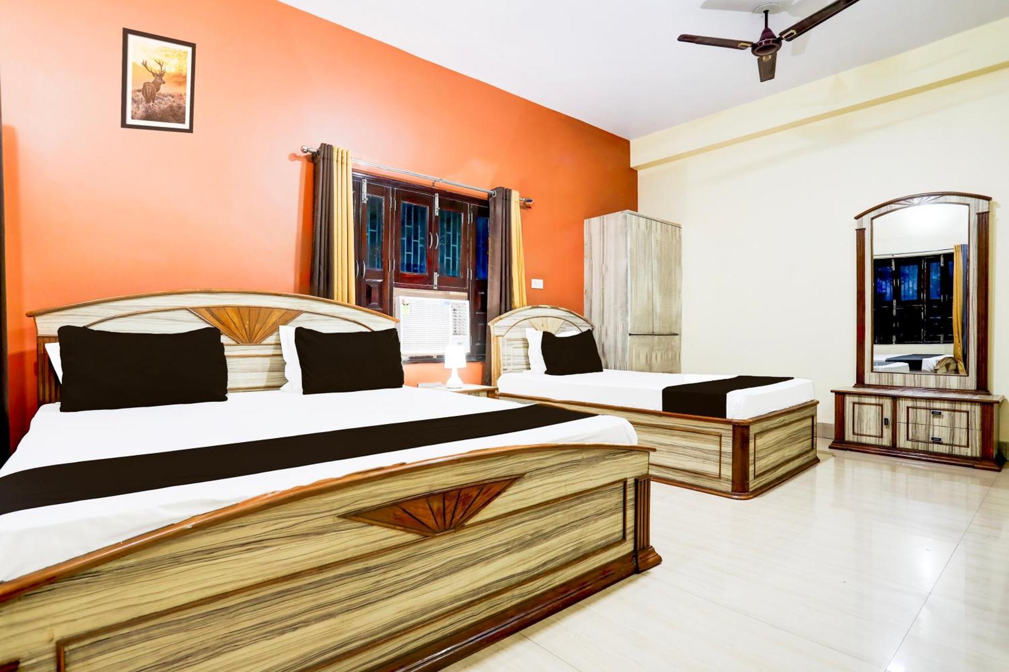 Hotel O R B Palace Varanasi Eksteriør billede
