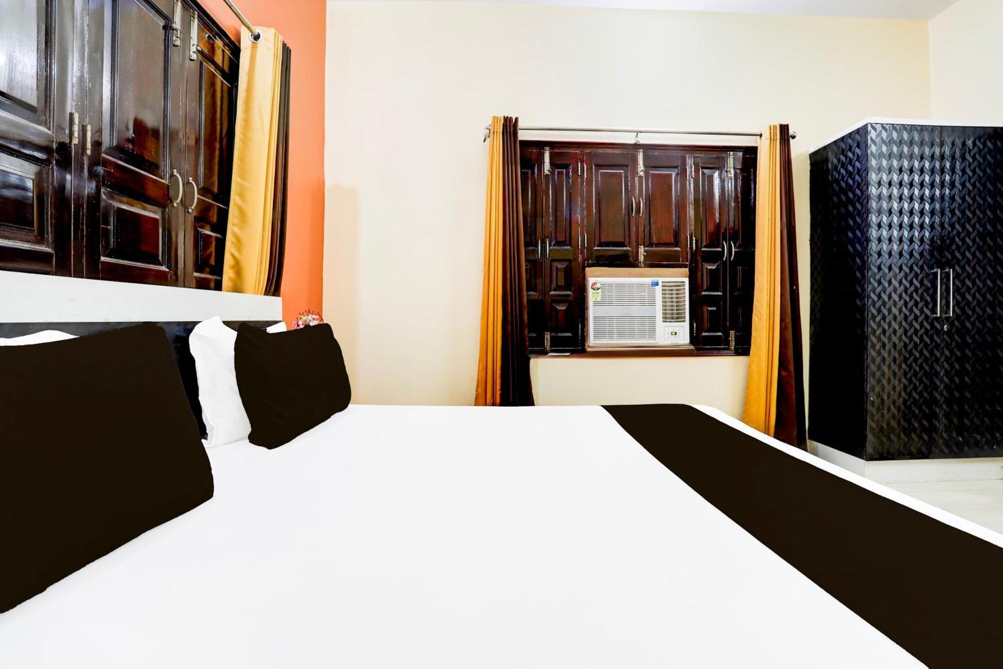 Hotel O R B Palace Varanasi Eksteriør billede